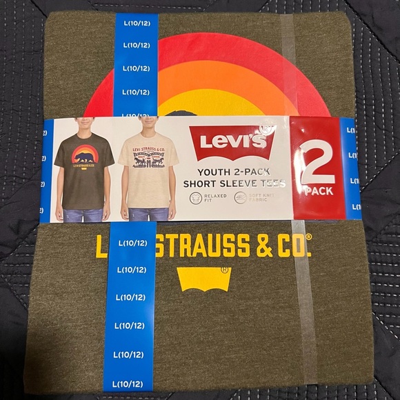 Levi’s Youth 2-Pack Graphic Tees L (10/12) Relaxed Fit NWT - Picture 1 of 2